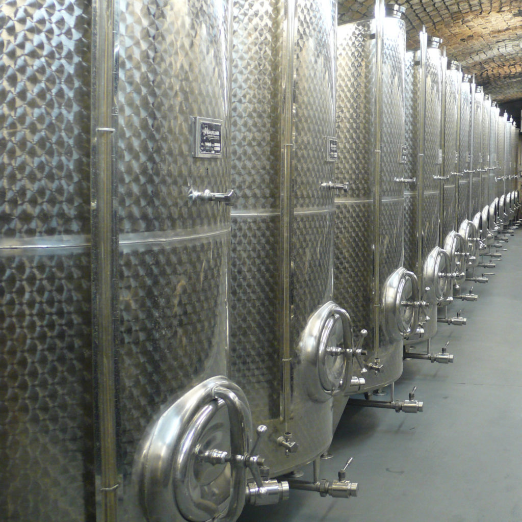 Winemaking tanks